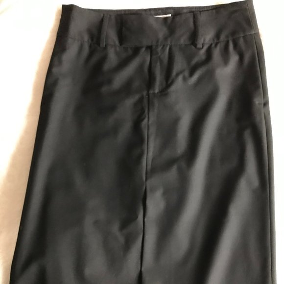 Zara Front and back cut black skirt_Size 4. - Picture 1 of 6